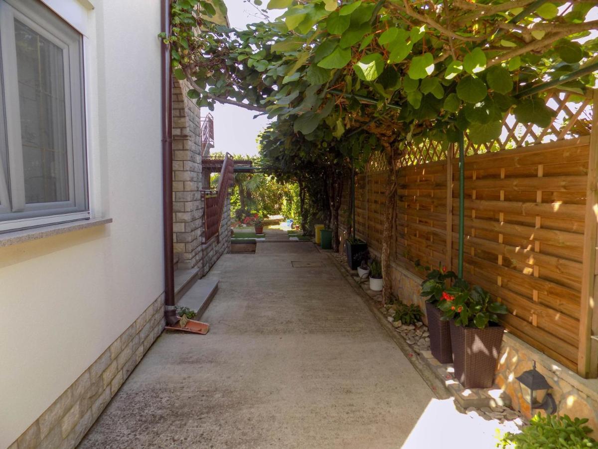 Oriella Apartmans And Room Novigrad Istria Εξωτερικό φωτογραφία